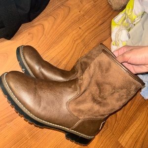 Comfortable Everyday Sherpa Lined Boots